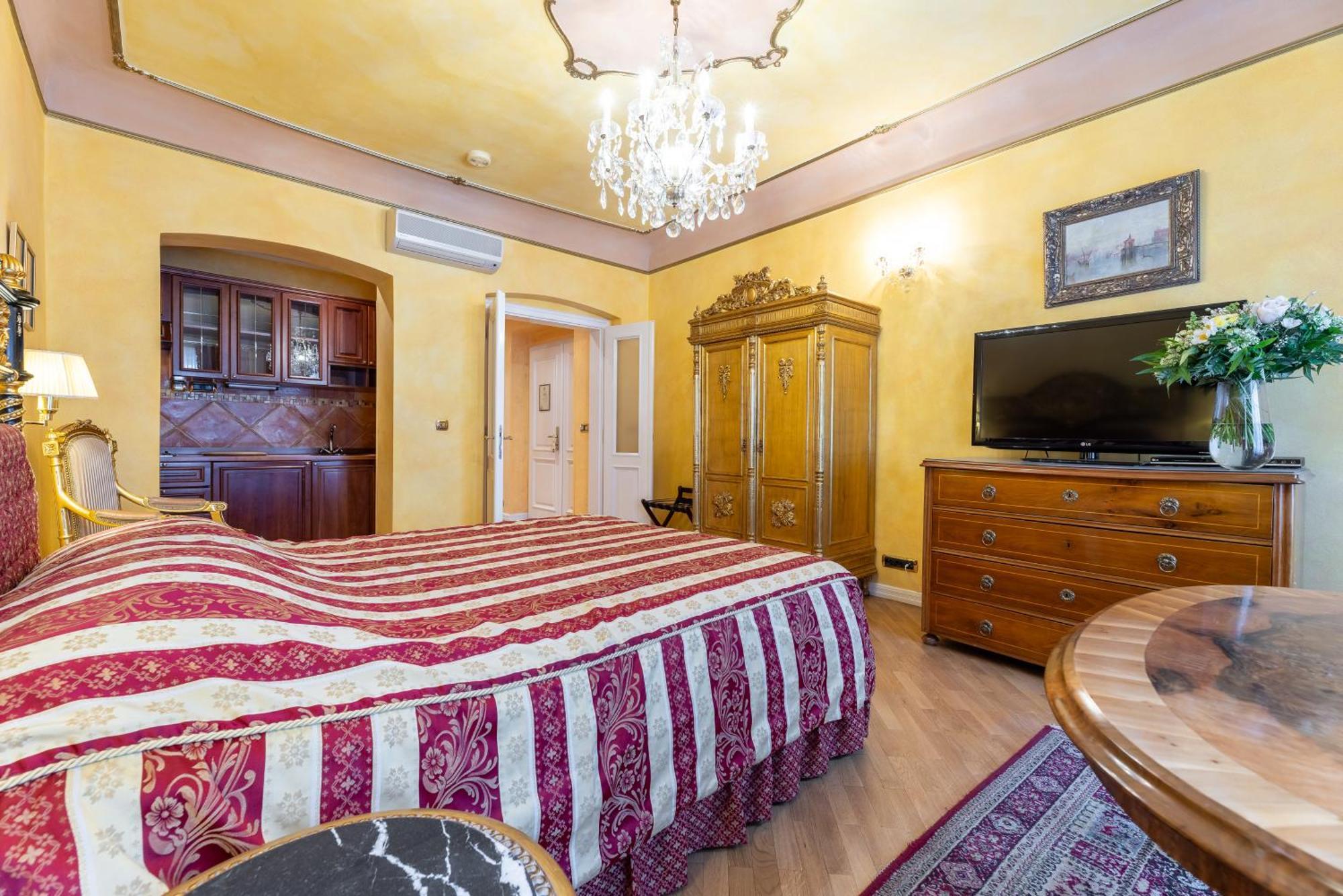 Nosticova Heritage Apartahotel